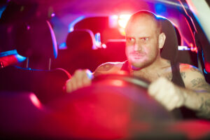  If the Police Try to Pull Me Over, Is It Better to Stop — or Try to Flee?